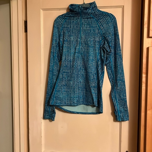 Under Armour, cold gear lined fleece, long sleeved top - Picture 2 of 4